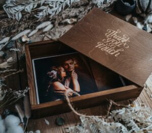 Drewniane pudełko skrzynka na zdjęcia 15x23cm