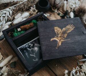 Drewniane pudełko skrzynka na zdjęcia 10x15cm i pendrive